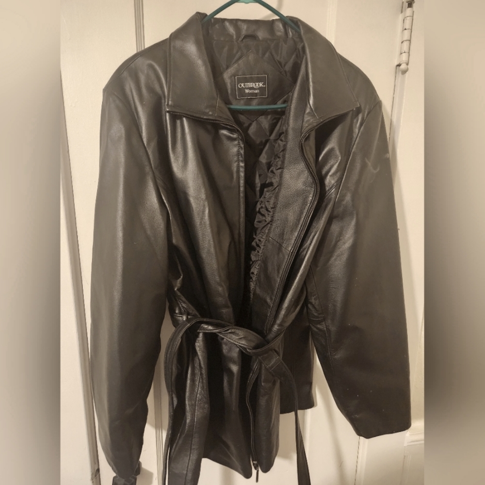 * Large Outbrook Genuine Leather Jacket